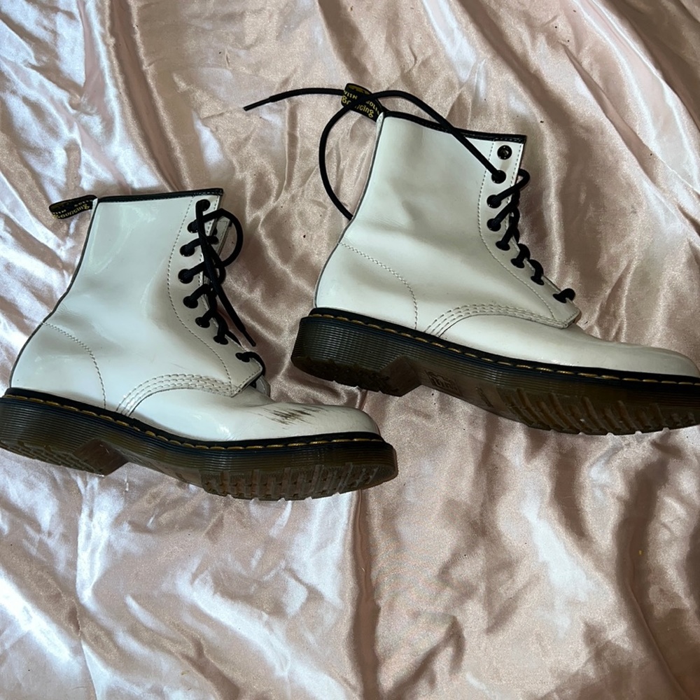 Dr. Martens Women’s 1460 Patent Leather Lace up Boots, Size US 8, White